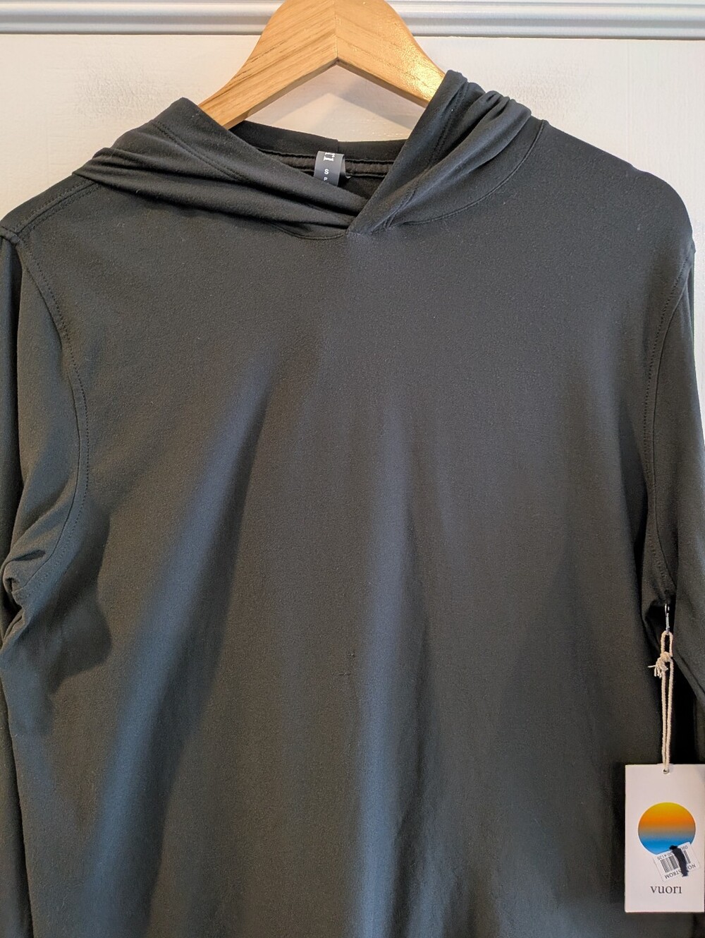 Vuori Strato Tech Hoodie Performance Pullover Black Activewear Athleisure Size S - Picture 3 of 16